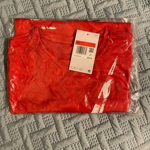 Brand New! The Nike Tee Dri-Fit Boys L T- Shirt